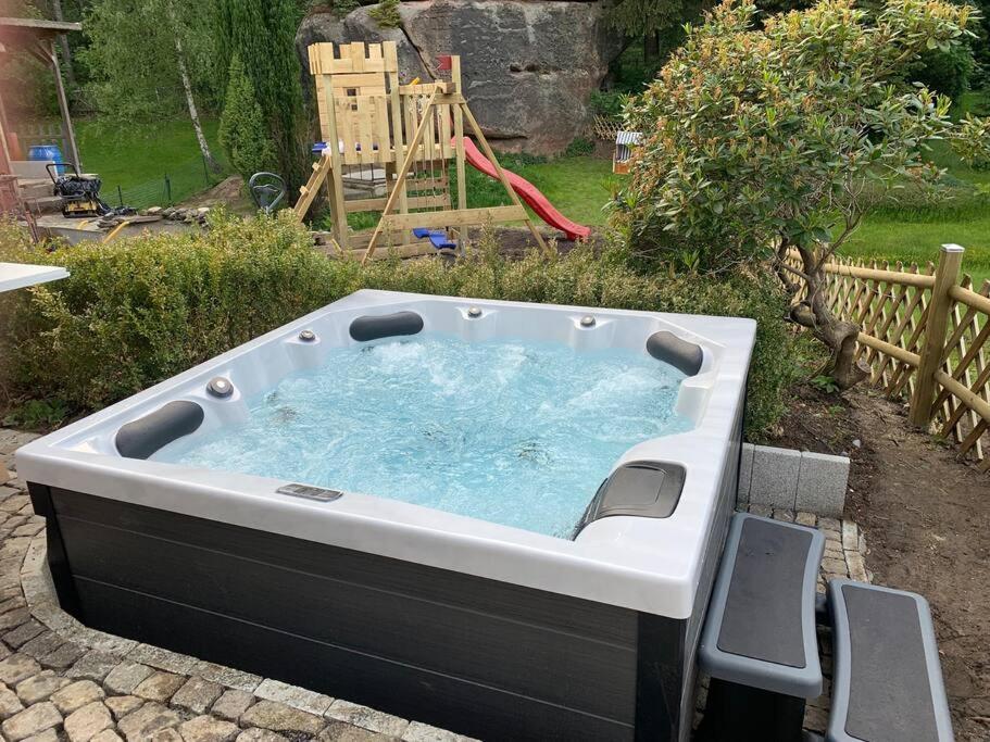 Waldferienhaus Dunja Mit Whirlpool, Sauna U Garten Hain  المظهر الخارجي الصورة
